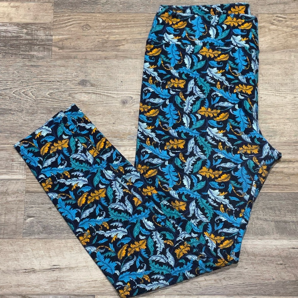 LuLaRoe Tall and Curvy leggings.